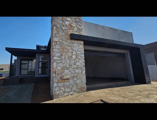 3 BEDROOM FREESTANDING FOR SALE IN CASHAN